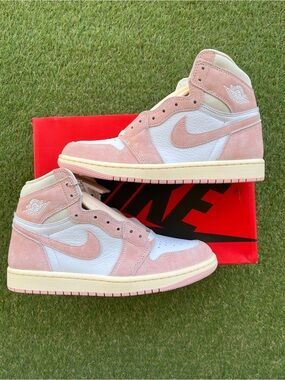 Nike Women's High-Top Sneakers in Pink and White